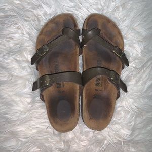 𝗕𝗶𝗿𝗸𝗲𝗻𝘀𝘁𝗼𝗰𝗸 𝘀𝗮𝗻𝗱𝗮𝗹𝘀 ☯︎︎